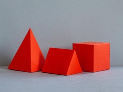 Prisma Segi Empat: Rumus, Ciri, dan Contoh Soalnya