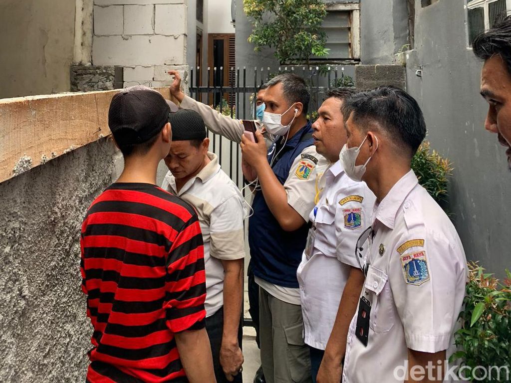Tetangga Menembok Tetangga, Jakarta Dituntut Menata Ulang Kawasan Padat