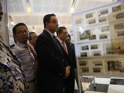 Anies Undang Warga DKI Belajar Sejarah Prangko di JIExpo Kemayoran