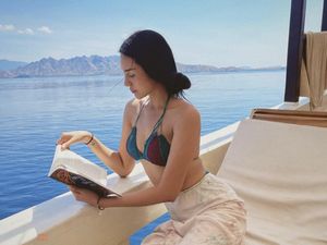 7 Gaya Anya Geraldine Liburan di Labuan Bajo, Seksi Berbikini 7 Gaya Anya Geraldine Liburan di Labuan Bajo, Seksi Berbikini