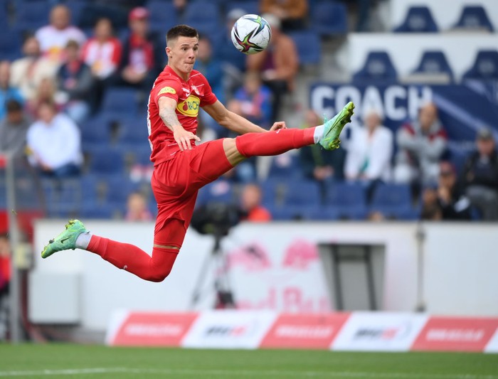 SALZBURG, AUSTRIA - AUGUST 01: Benjamin Sesko of FC Red Bull Salzburg controls the ball during the Admiral Bundesliga match between FC Red Bull Salzburg and SV Ried at Red Bull Arena on August 01, 2021 in Salzburg, Austria. (Photo by Sebastian Widmann - FC Red Bull Salzburg/FC Red Bull Salzburg via Getty Images)