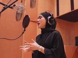 Cita Citata Tampil Berhijab, Doa Baik Mengalir Deras