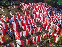 Momen Ribuan Pelajar di Temanggung Cuci Bendera Jelang HUT RI
