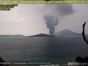Gunung Anak Krakatau Erupsi, Tinggi Kolom Abu Capai 1,5 Km