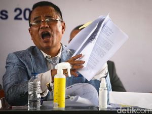 Geger Beras Bansos Dikubur: Penyelidikan Disetop-Ancaman Hotman Paris Geger Beras Bansos Dikubur: Penyelidikan Disetop-Ancaman Hotman Paris