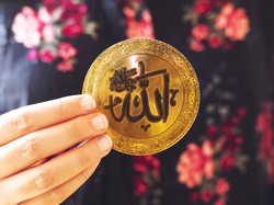 99 Asmaul Husna: Arab, Latin, dan Artinya