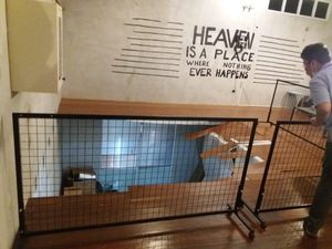 Lantai 3 Kafe di Purwokerto Jebol, Sejumlah Pengunjung Dilarikan ke RS Lantai 3 Kafe di Purwokerto Jebol, Sejumlah Pengunjung Dilarikan ke RS