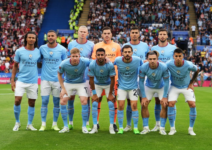 LEICESTER, ENGLAND - JULY 30: Manchester City team group during the FA Community Shield match between Manchester City and Liverpool at The King Power Stadium on July 30, 2022 in Leicester, England. (Photo by Matt McNulty - Manchester City/Manchester City FC via Getty Images)