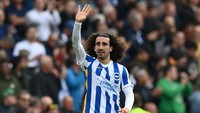 Bek: Marc Cucurella, diincar dari Brighton. Foto: AFP via Getty Images/GLYN KIRK