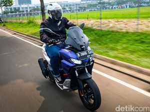 Menjajal Aprilia SR-GT 200, Skutik Rp 60 Juta Bukan Buat Kaum Mendang-mending Menjajal Aprilia SR-GT 200, Skutik Rp 60 Juta Bukan Buat Kaum Mendang-mending