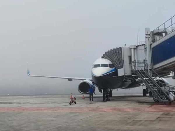 Penampakan Kabut yang Bikin Pesawat Putar-putar di Langit Pekanbaru
