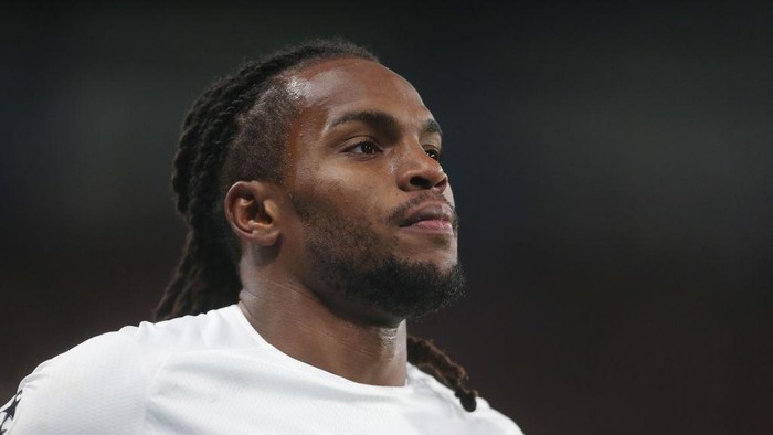 LONDON, ENGLAND - FEBRUARY 22: Lilles Renato Sanches during the UEFA Champions League Round Of Sixteen Leg One match between Chelsea FC and Lille OSC at Stamford Bridge on February 22, 2022 in London, United Kingdom. (Photo by Rob Newell - CameraSport via Getty Images)