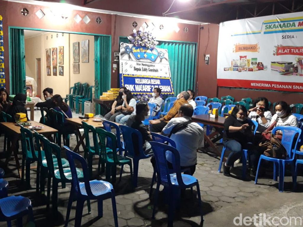 Jenazah Pelawak Eddy Gombloh Dimakamkan di Jakarta Besok