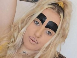 Dijuluki Pemilik Alis Raksasa, Wanita Ini Ungkap Alasan Gambar Alis Tebal