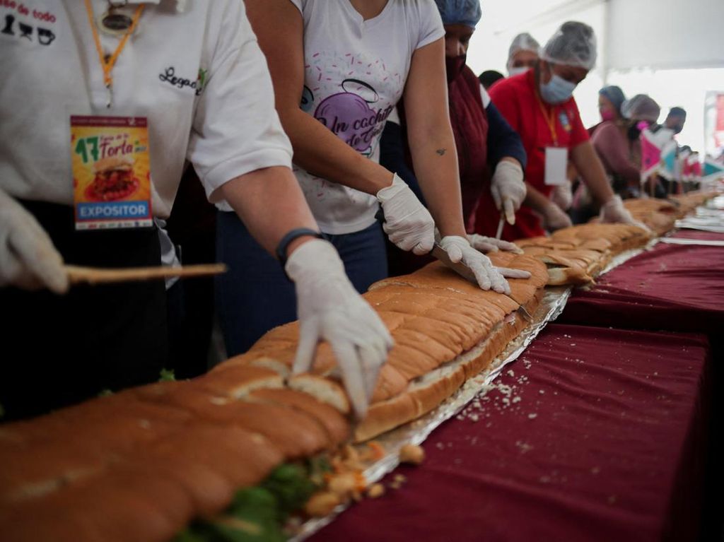 Sudah Tahu Belum? Sandwich Terpanjang di Meksiko Pecahkan Rekor Dunia