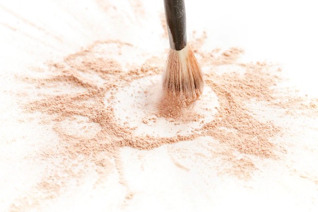 Seberapa efektif sunscreen powder?/Foto: Freepik/Freepik sunscreen powder