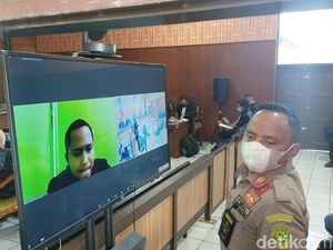 Jabar Sepekan: HP Meledak Tewaskan Bocah hingga Sidang Perdana Doni Salmanan Jabar Sepekan: HP Meledak Tewaskan Bocah hingga Sidang Perdana Doni Salmanan