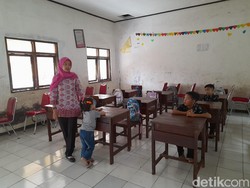 Siswa SDN Banjasari Subang Bisa Kembali Merasakan Nyamannya Belajar