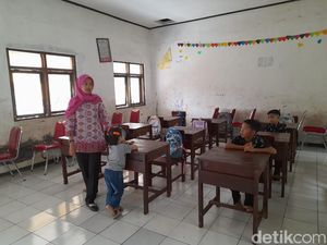 Siswa SDN Banjasari Subang Bisa Kembali Merasakan Nyamannya Belajar Siswa SDN Banjasari Subang Bisa Kembali Merasakan Nyamannya Belajar