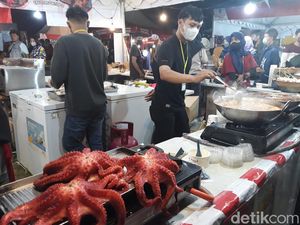 Festival Kuliner Solo di Vastenburg, Ada Ribuan Porsi Tengkleng-Sambal Gratis! Festival Kuliner Solo di Vastenburg, Ada Ribuan Porsi Tengkleng-Sambal Gratis!