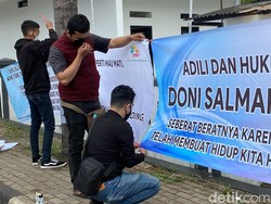 Korban Pantau Langsung Sidang Perdana Doni Salmanan