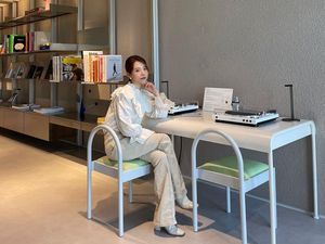 Video: Sunny SNSD Gabung Agensi A20 Milik Lee Soo Man Video: Sunny SNSD Gabung Agensi A20 Milik Lee Soo Man