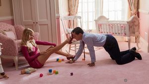 Joey King hingga Margot Robbie, Para Bintang Hollywood yang Mabuk saat Syuting