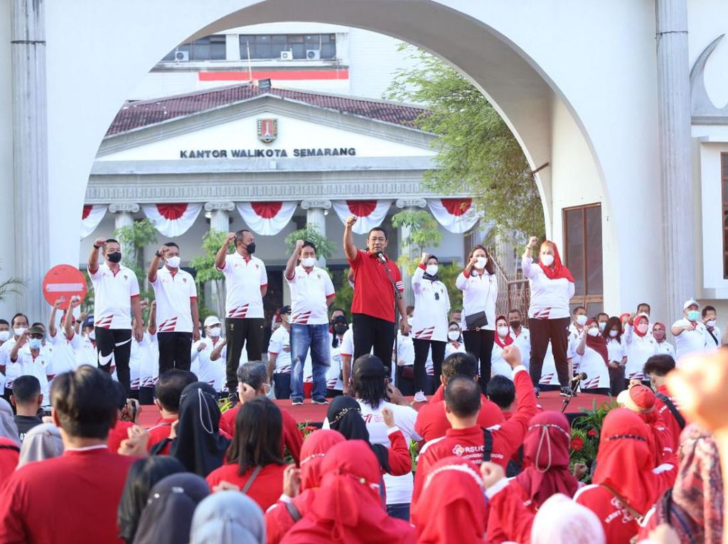 Semarang Gelar Pesta Rakyat Merah Putih, Ribuan Orang Merahkan Balkot