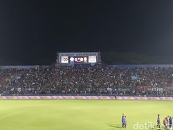 Arema Berbagi Poin dengan PSS di Kandang