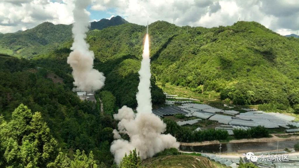 Detik-detik Peluncuran Rudal China yang Diarahkan ke Taiwan