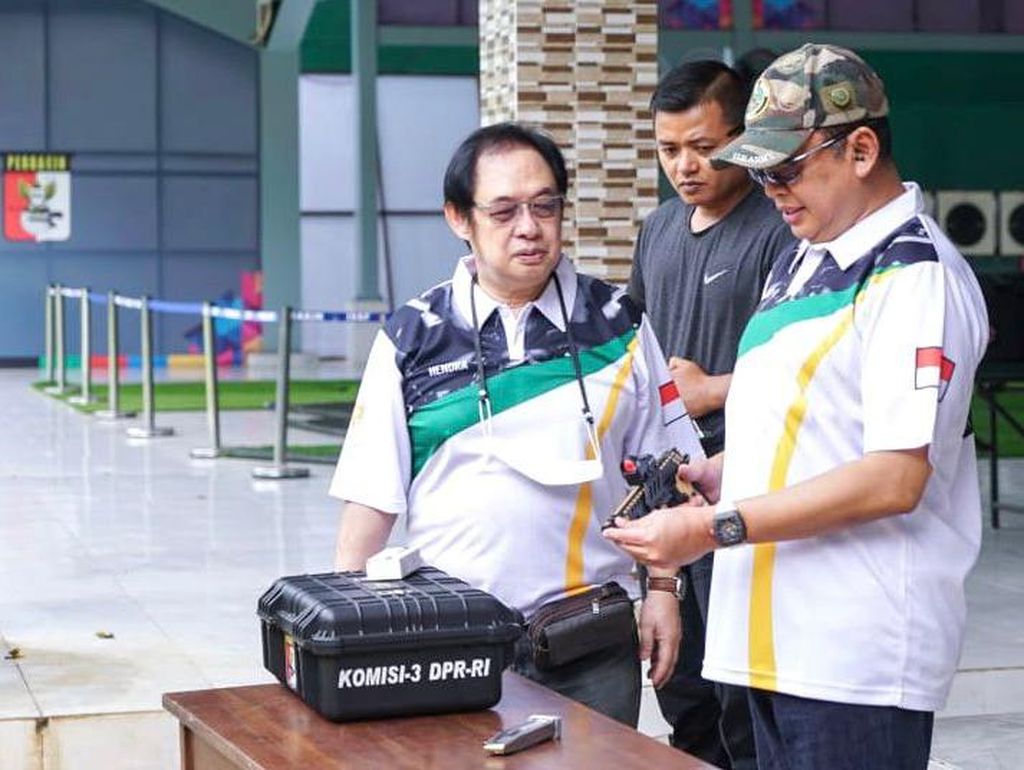 Asah Kemampuan Menembak, Bamsoet & PERIKHSA Gelar Latihan Bersama Asah Kemampuan Menembak, Bamsoet & PERIKHSA Gelar Latihan Bersama