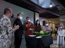Chairul Tanjung Resmikan Bank Mega Syariah KCP Trans Icon Surabaya