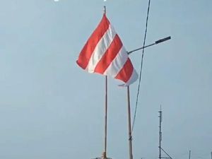 Polisi Cari Pemasang Bendera Merah Putih Selang-seling di Jaksel Polisi Cari Pemasang Bendera Merah Putih Selang-seling di Jaksel