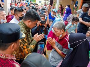 Bobby Kunjungi Lokasi Kebakaran di Belawan yang Tewaskan 4 Warga