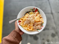 Mencicipi Bubur Ayam Bang Udin Milik Atlet Panahan Peraih Medali Emas ASEAN Para Games