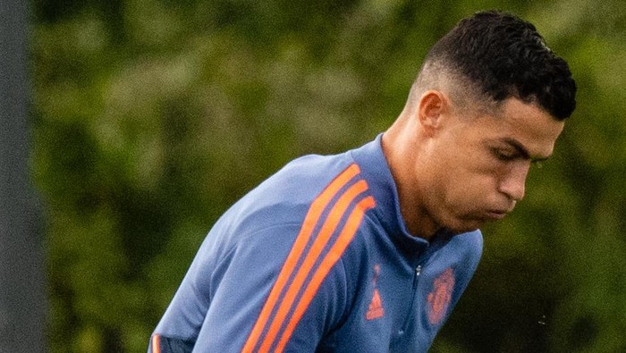 Cristiano Ronaldo MANCHESTER, ENGLAND - AUGUST 03: (EXCLUSIVE COVERAGE) Cristiano Ronaldo of Manchester United in action during a first team training session at Carrington Training Ground on August 03, 2022 in Manchester, England. (Photo by Ash Donelon/Manchester United via Getty Images)