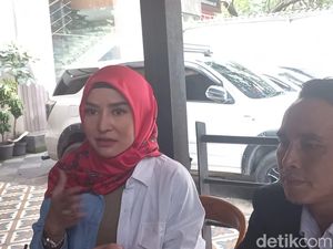 Pemeriksaan Kasus Penggelapan Aset Rumah Cynthiara Alona Ditunda Gegara Sakit Pemeriksaan Kasus Penggelapan Aset Rumah Cynthiara Alona Ditunda Gegara Sakit