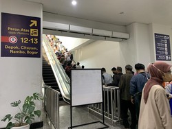 Stasiun Manggarai Masih Bergelut dengan Eskalator Rusak dan Atap Bocor