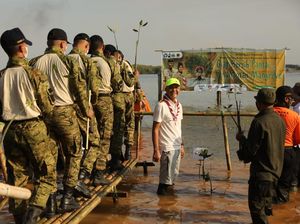 Bersama Pelajar, Ganjar Tanam 3.500 Bibit Pohon Mangrove di Semarang