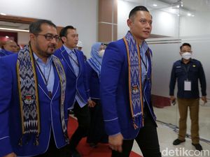 Begini Gaya AHY saat Pimpin Demokrat Daftar ke KPU