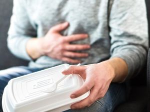 7 Tips Sederhana Mengatasi Perut Begah Setelah Pesta Makan Akhir Tahun