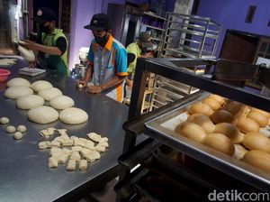 Ini Rumah Produksi Super Roti, Ada yang Berbahan Baku Bekatul Ini Rumah Produksi Super Roti, Ada yang Berbahan Baku Bekatul