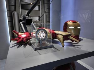 Mau Lihat Koleksi Kostum Iron Man Tony Stark? Yuk ke Pameran Marvel