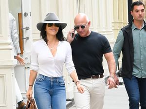 Gaya Pacaran Orang Terkaya Kedua Dunia, Bucin Banget