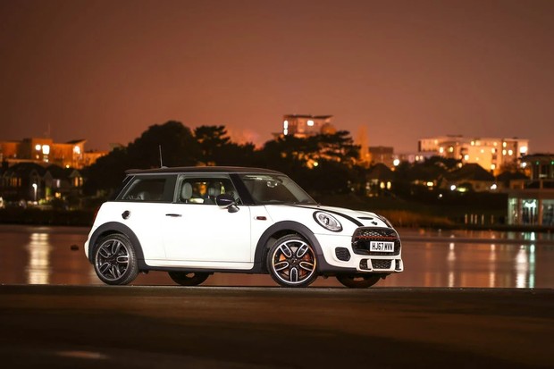 kado ulang tahun dari Pangeran Harry/Foto: pexels.com/Lloyd Freeman Hadiah mini cooper dari Pangeran Harry