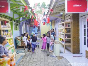 Keren! Gang Sempit Disulap Jadi Pusat Oleh-oleh khas Banyuwangi Keren! Gang Sempit Disulap Jadi Pusat Oleh-oleh khas Banyuwangi