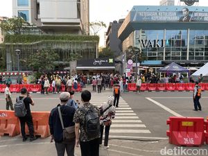Dukuh Atas Ramai Dikunjungi Warga, Polisi Larang Catwalk di Zebra Cross