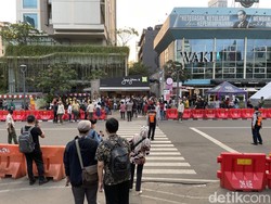Dukuh Atas Ramai Dikunjungi Warga, Polisi Larang Catwalk di Zebra Cross