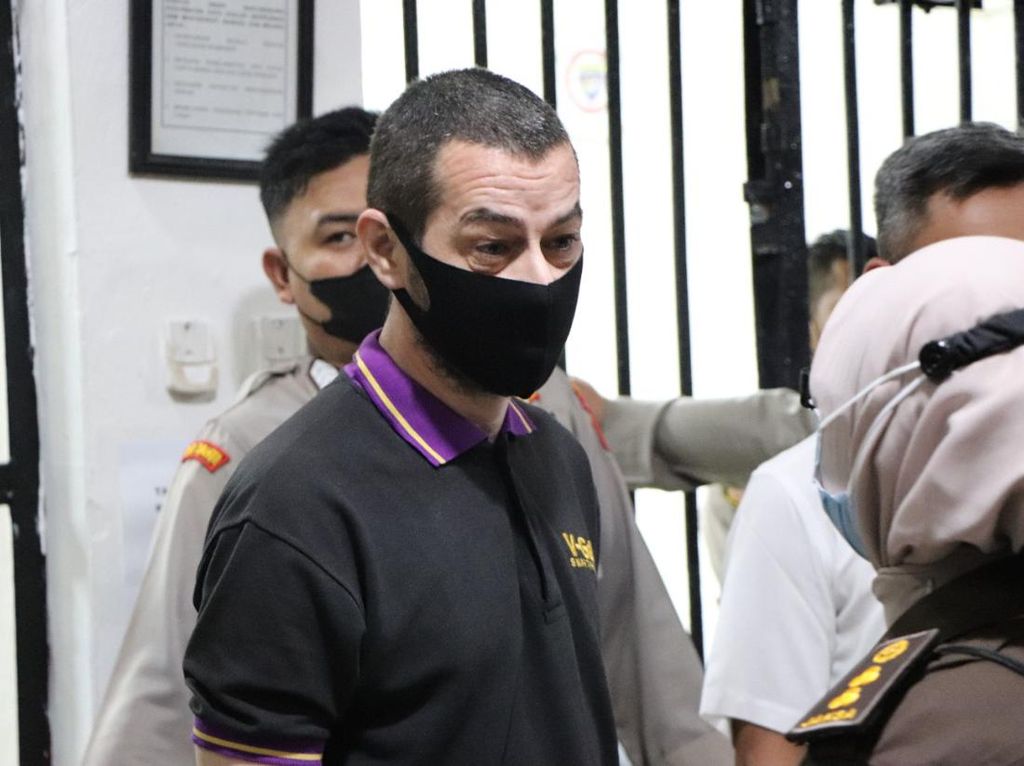 Buron Kasus Pencurian di Hongaria Diekstradisi dari RI Buron Kasus Pencurian di Hongaria Diekstradisi dari RI