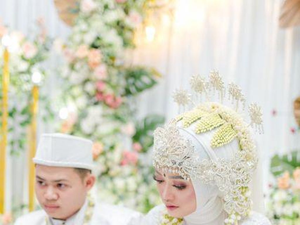 Viral Pernikahan Mahasiswi KKN dengan Anak Kepala Desa